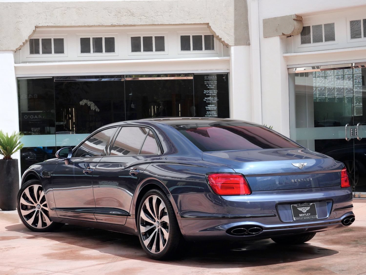Used 2023 Bentley Flying Spur Azure AWD/4WD image 3