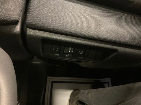 Used 2025 Subaru Outback Premium w/ Popular Package #1A image 10