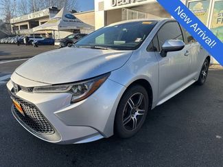 Used 2022 Toyota Corolla LE video 3