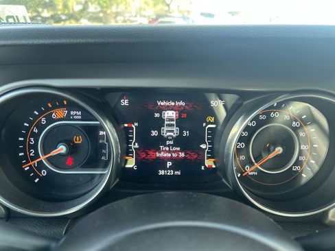 Used 2021 Jeep Wrangler Unlimited Sport image 10