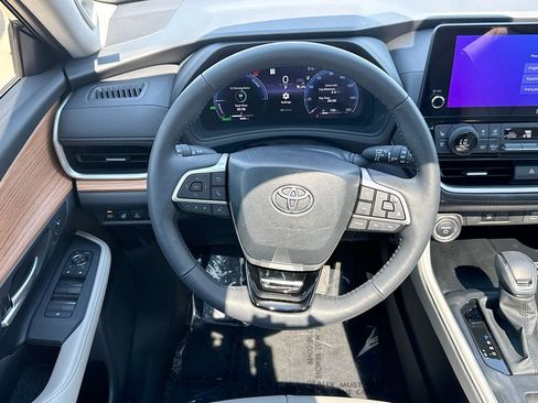 Used 2025 Toyota Grand Highlander AWD Hybrid image 23