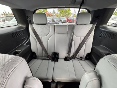 Used 2025 Hyundai Palisade SEL FWD image 27