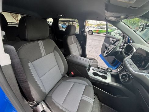 Used 2025 Chevrolet Blazer LT FWD image 24