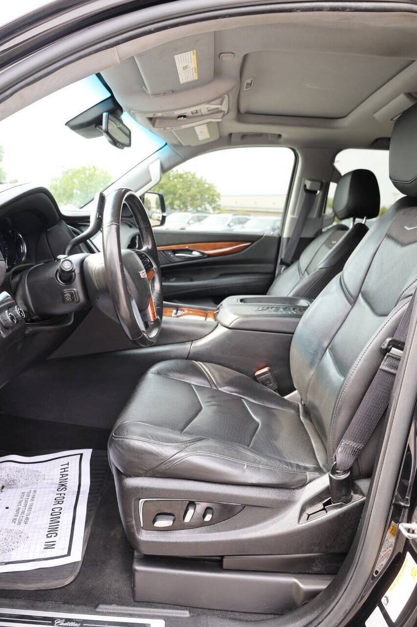 Used 2016 Cadillac Escalade Luxury AWD/4WD image 13