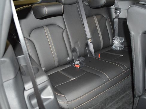 New 2025 MAZDA CX-90 3.3 Turbo w/ Select Package image 13