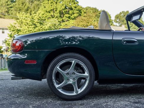 Used 2001 MAZDA MX-5 Miata RWD image 10