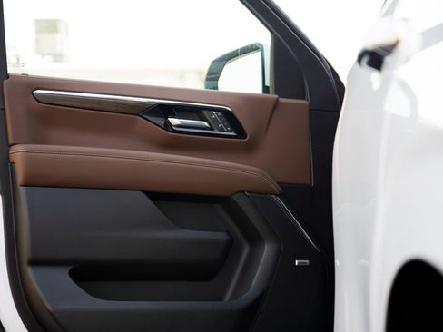 New 2026 Chevrolet Tahoe High Country AWD/4WD image 9