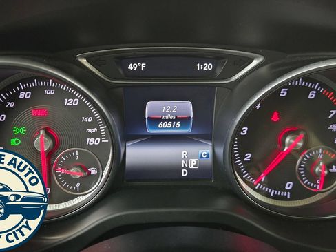 Used 2020 Mercedes-Benz GLA 250 4MATIC w/ Premium Package image 15