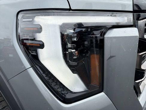 Used 2025 GMC Sierra 2500 AT4X w/ AT4X AEV Edition AWD/4WD image 10