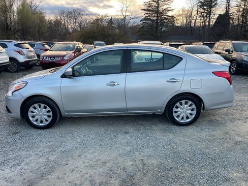 Used 2018 Nissan Versa SV FWD image 8