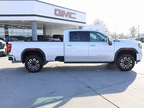Used 2023 GMC Sierra 3500 Denali w/ Denali Ultimate Package image 7