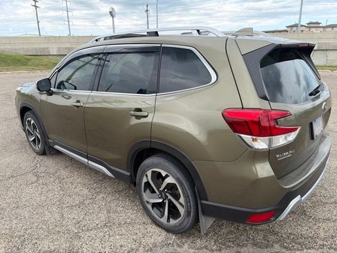 Used 2023 Subaru Forester Touring AWD/4WD image 4