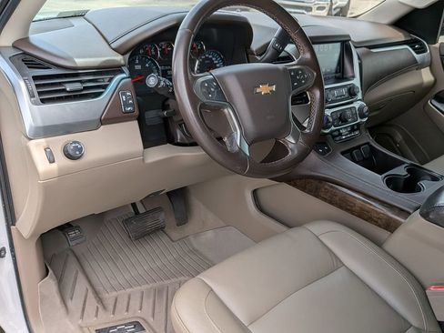 Used 2019 Chevrolet Suburban LT RWD image 29