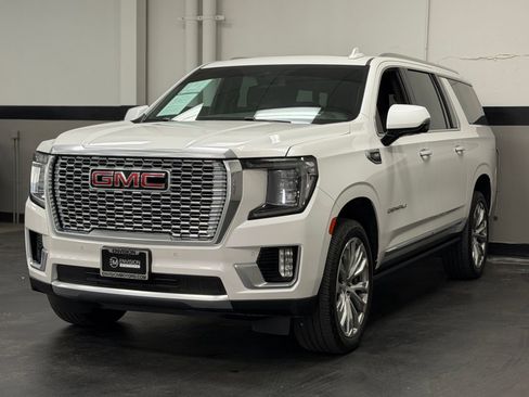 Used 2022 GMC Yukon XL Denali AWD/4WD image 7