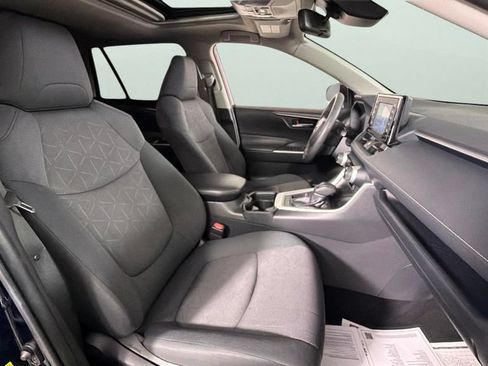 Used 2019 Toyota RAV4 XLE w/ Convenience Package FWD image 33