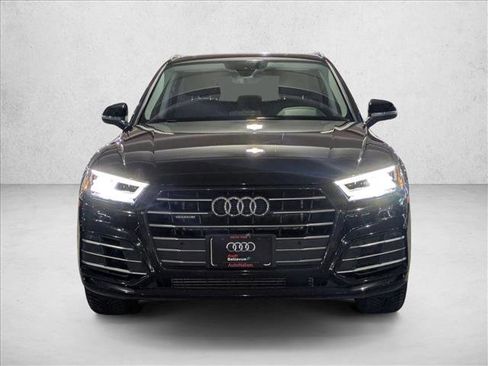 Used 2020 Audi Q5 e Premium Plus w/ Premium Plus Package image 2