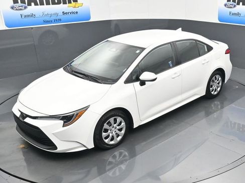 Used 2025 Toyota Corolla LE image 22