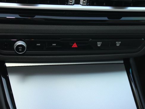 Used 2024 BMW 230i Coupe w/ Premium Package image 16