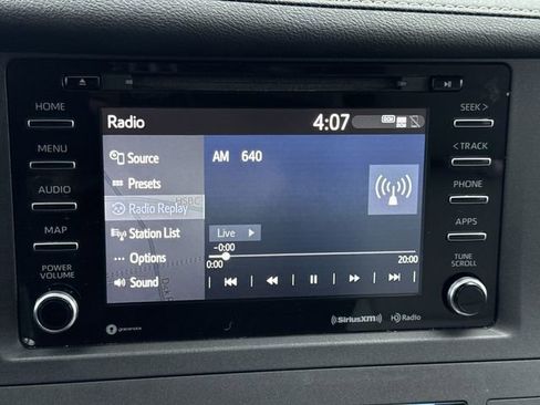 Used 2020 Toyota Sienna XLE Premium image 13