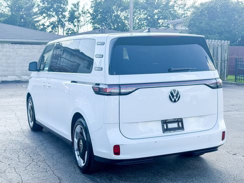 Used 2025 Volkswagen ID. Buzz Pro S RWD image 14