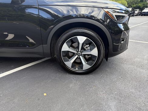 Certified 2025 Volvo XC40 B5 Plus AWD/4WD image 13