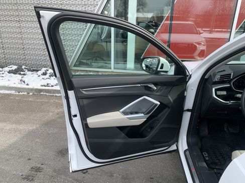 Used 2023 Audi Q3 2.0T Premium w/ Convenience Package image 8