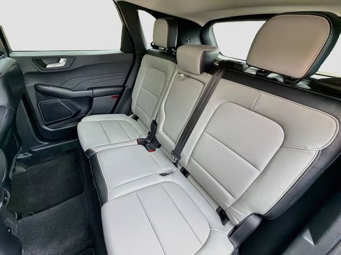Used 2023 Ford Escape Platinum AWD/4WD image 26