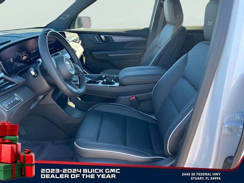 New 2025 Buick Enclave Sport Touring w/ Super Cruise Package image 9