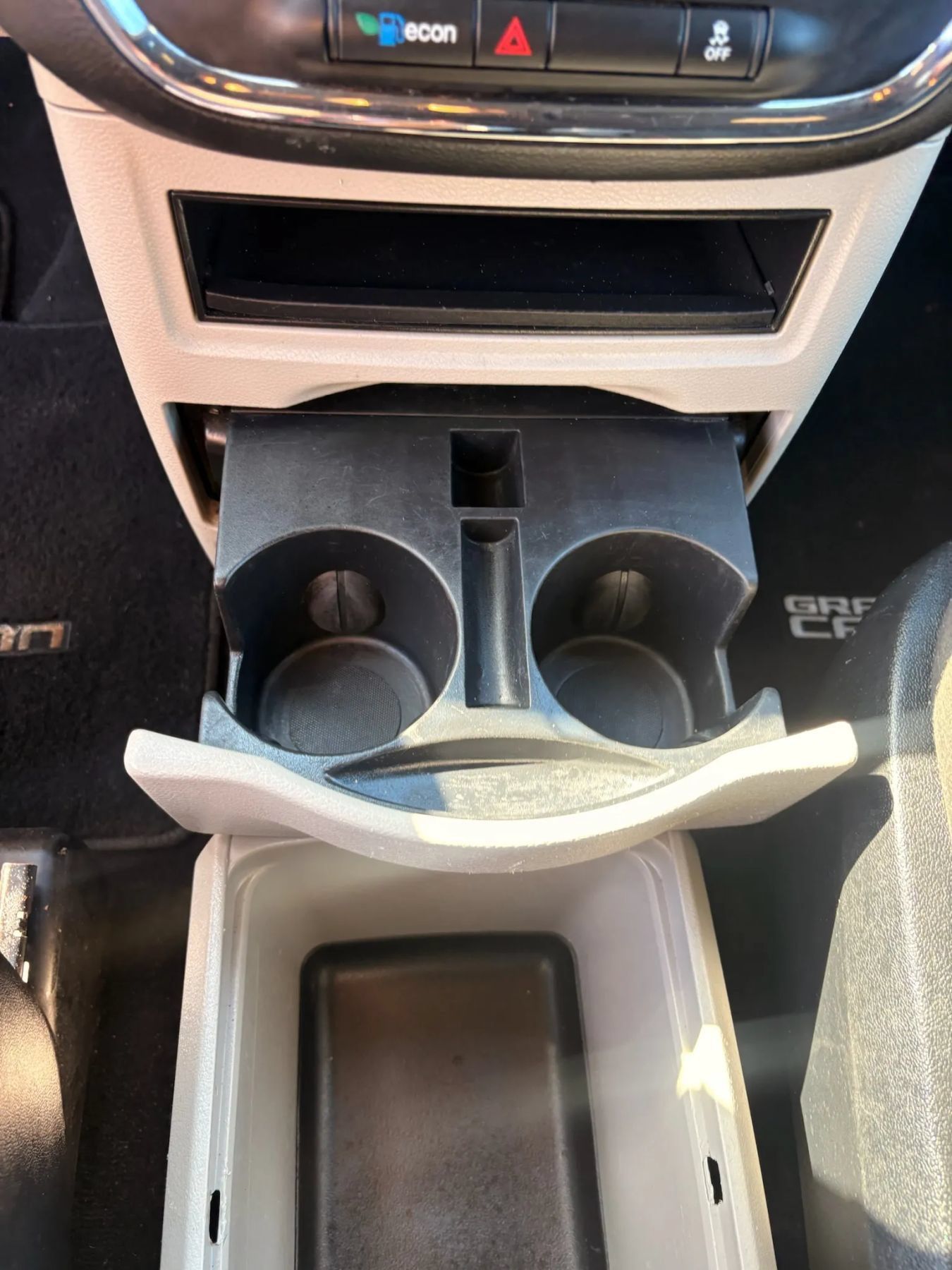 Used 2016 Dodge Grand Caravan SE FWD image 22