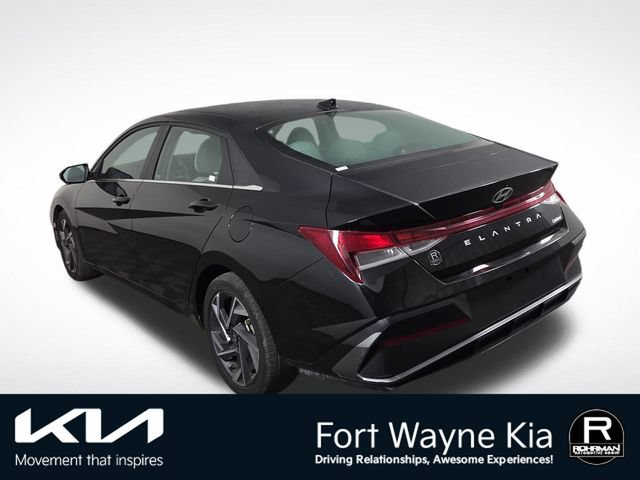 Used 2025 Hyundai Elantra Limited FWD image 9