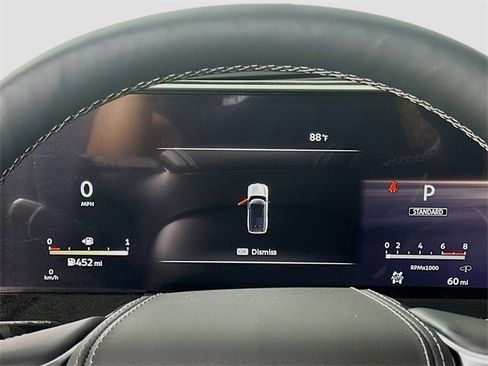 Used 2025 INFINITI QX80 Sensory image 9