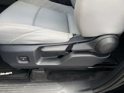 Used 2024 Toyota Tacoma SR5 AWD/4WD image 12