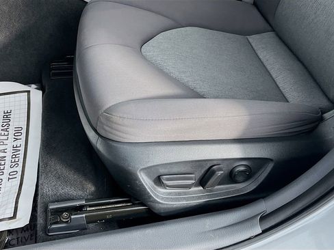 Used 2022 Toyota Camry LE FWD image 27