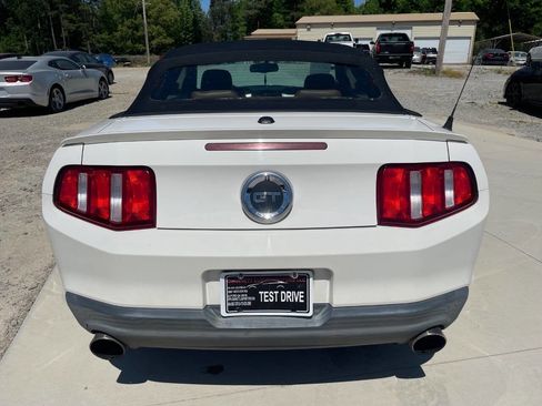 Used 2010 Ford Mustang GT Premium image 6