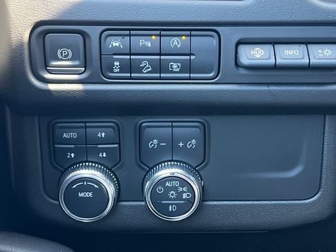 Used 2023 GMC Yukon AT4 w/ AT4 Premium Package AWD/4WD image 39