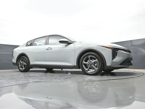 Used 2025 Kia K4 FWD image 40