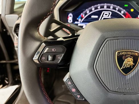 Used 2024 Lamborghini Huracan Tecnica image 20