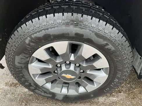 Used 2022 Chevrolet Silverado 2500 Custom w/ Custom Value Package image 16