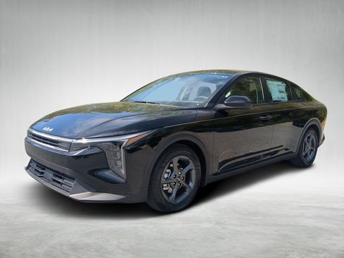New 2025 Kia K4 LXS image 7