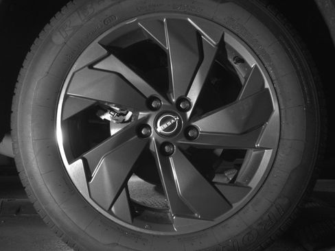 Used 2025 Nissan Rogue SV image 15