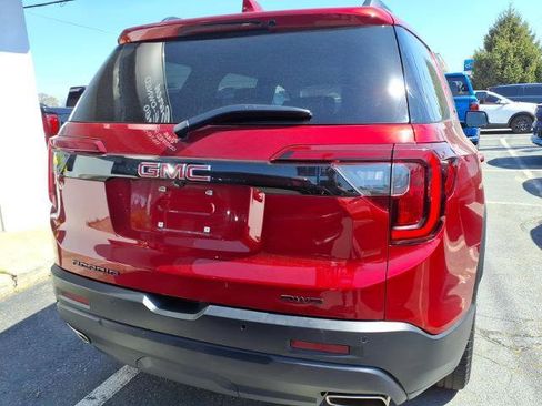 Used 2023 GMC Acadia SLT w/ Elevation Edition image 6
