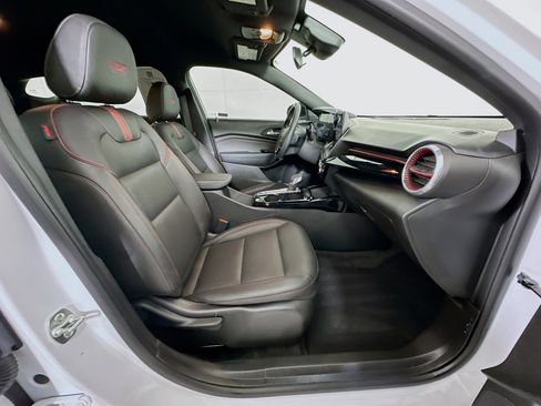 Used 2024 Chevrolet Trax RS w/ Driver Confidence Package image 29