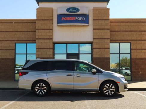 Used 2025 Honda Odyssey EX-L image 5