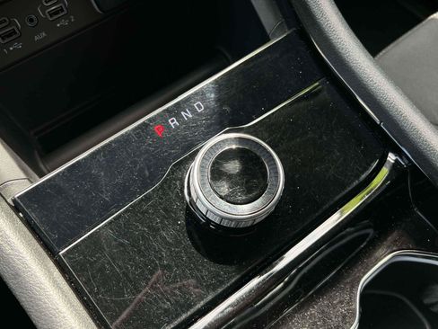 Used 2023 Jeep Grand Cherokee Laredo AWD/4WD image 10