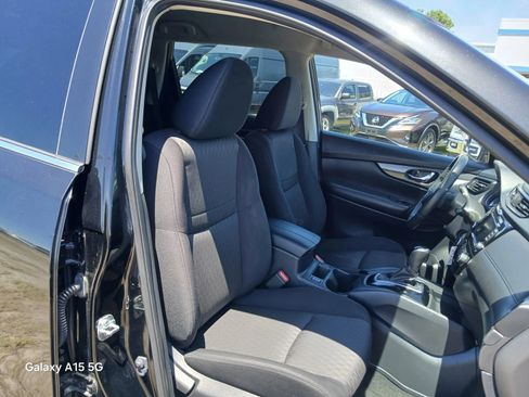 Used 2020 Nissan Rogue S FWD image 18