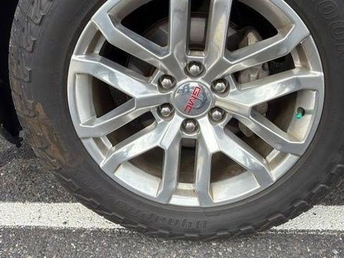 Used 2019 GMC Sierra 1500 SLT w/ SLT Premium Plus Package AWD/4WD image 5