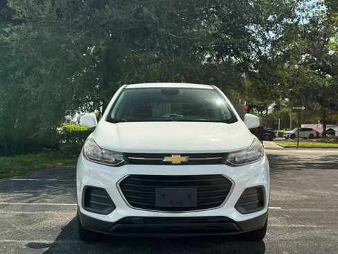 Used 2017 Chevrolet Trax LS AWD/4WD image 2