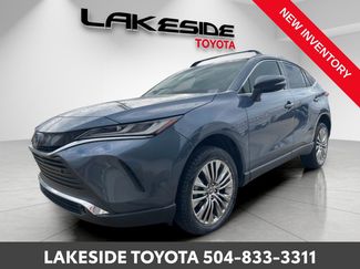 Certified 2023 Toyota Venza XLE video 3