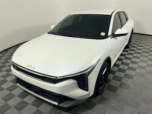 Certified 2025 Kia K4 EX FWD image 7