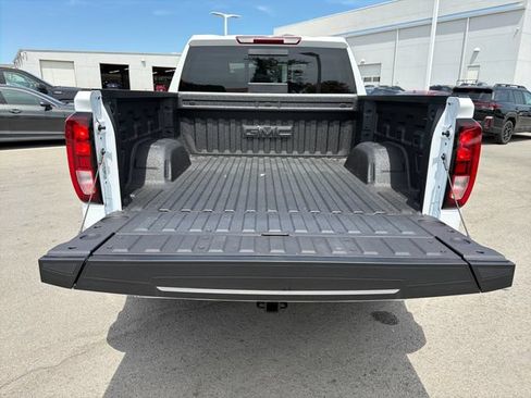 New 2026 GMC Sierra 1500 Elevation w/ Elevation Premium Package AWD/4WD image 24